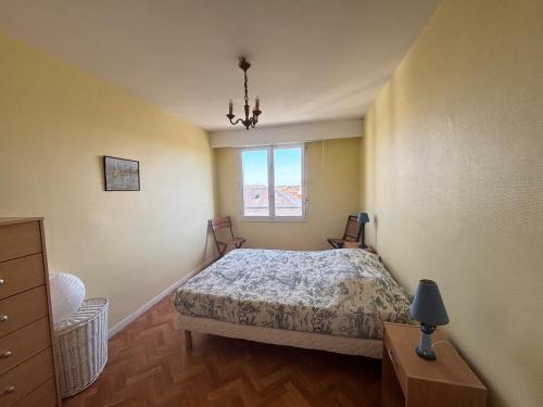 Appartement T3 avec balcon et parking, à deux pas de la plage - FR-1-197-182
