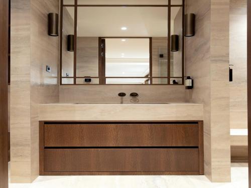 Luxury A C Apt - 10P 4BDR - Arc de Triomphe