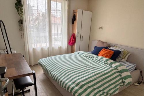Bright apartment with balcony and parking