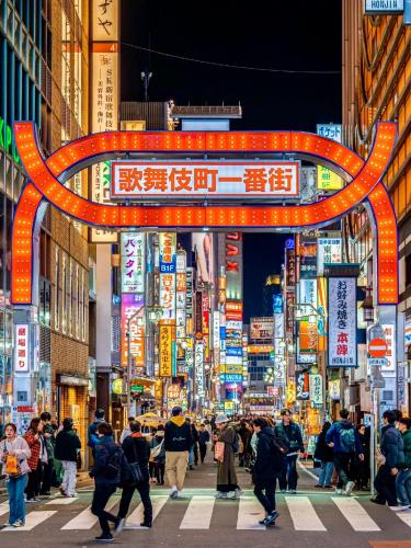 北新宿 Central Shinjuku Walk to Kabuki-chou, Golden gai