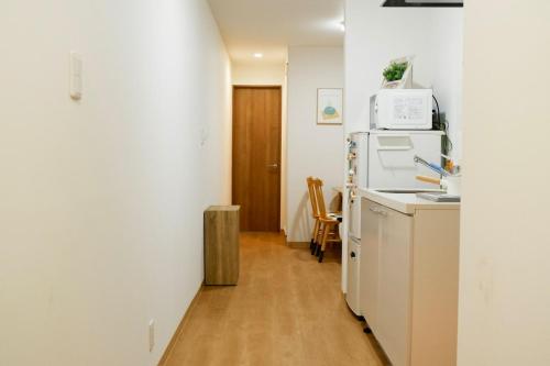 Walking distance to Osaka Castle Park Located in Osaka's residential area 3-5 minutes on foot to the station Direct access to Shinsaibashi and Tsūtenkaku 2 toilet and 2 bathrooms