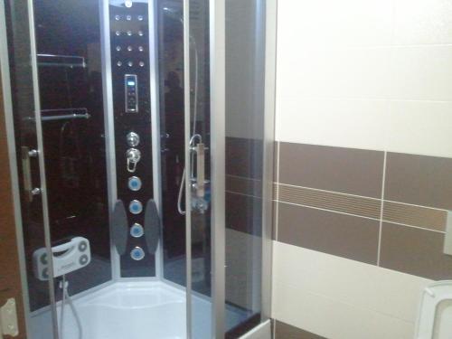 Ένα μπάνιο στο Cmr Aydogan Hotel
