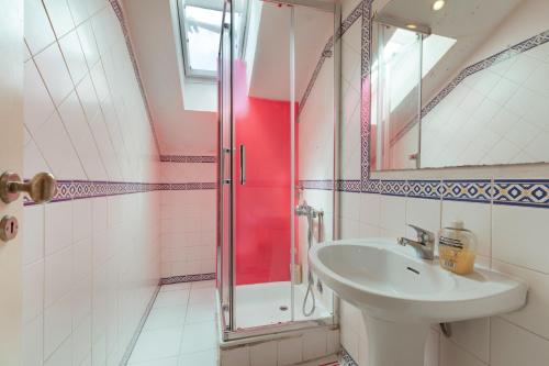 Alfama Apartment with river view