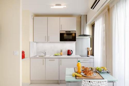 Superb Studio - 4 min to Palais, 1 min to Beach