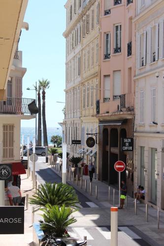 Superb 50m2 Flat - 4 min to Palais, 1 min to Beach