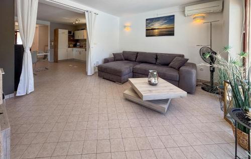 Awesome Home In Malinska