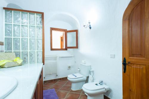 Kamar mandi di Casa-Cueva El Pastor