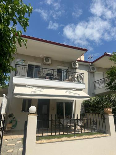 Villa Samaras