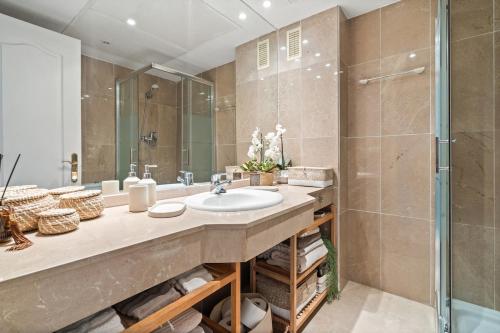 Stunning 2 bed apt in La Ola RDR548