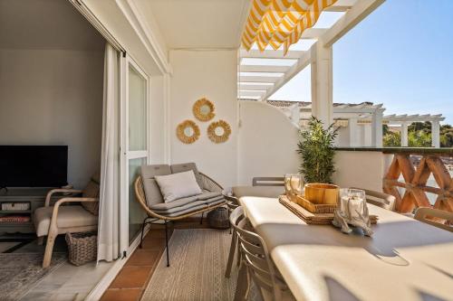 Stunning 2 bed apt in La Ola RDR548