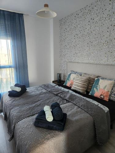 Sea-View Penthouse and Infinity Pool, Estepona