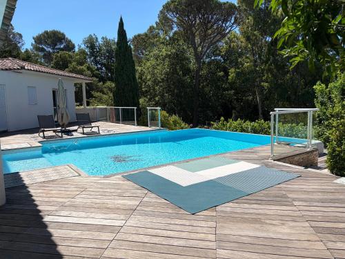Appartement T2 dans luxueuse villa St Raphael proche des Golfs
