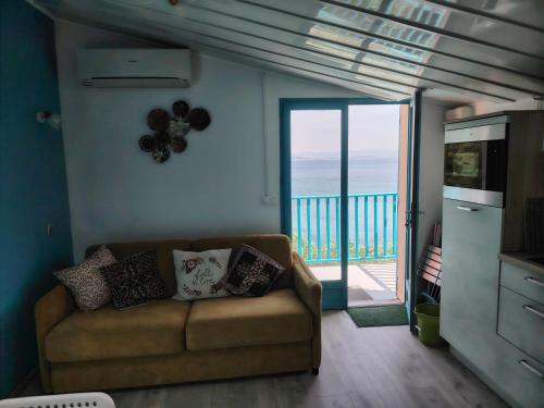 Presqu'île de Giens - Appartement Les Girelles - les Pieds dans l'Eau à La Madrague,