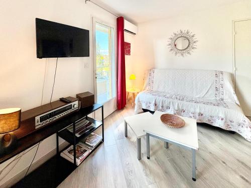 F2 avec terrasse et parking privé à Fréjus