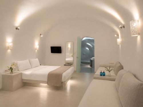 Sleep with Me- Fira Center, Capital