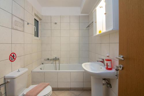 3Bdrm Apartment With Balcony&Parking