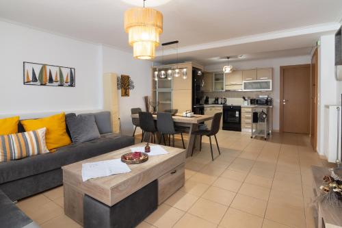 3Bdrm Apartment With Balcony&Parking