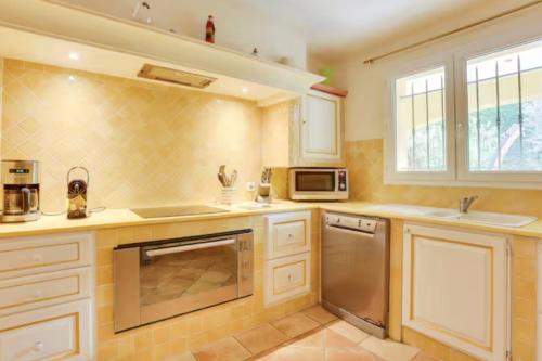 Villa with heated pool in Sainte-Maxime