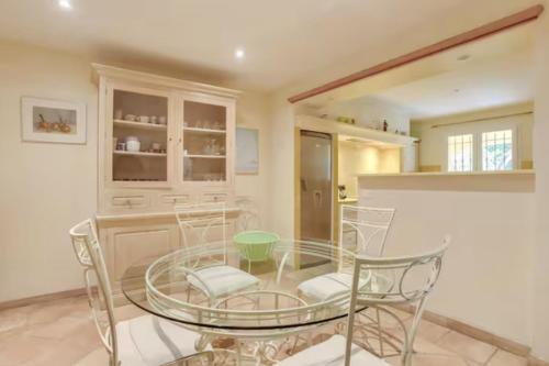 Villa with heated pool in Sainte-Maxime