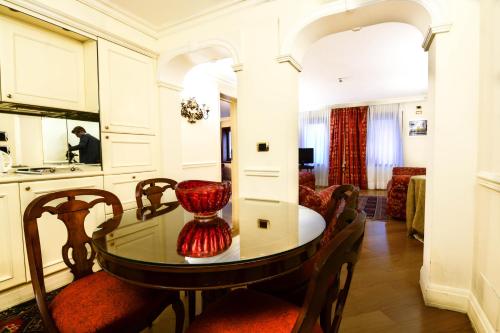 Suites Torre Dell'Orologio Image