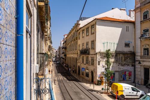 WHome Spacious Historic Lisbon Flat near Cais do Sodré