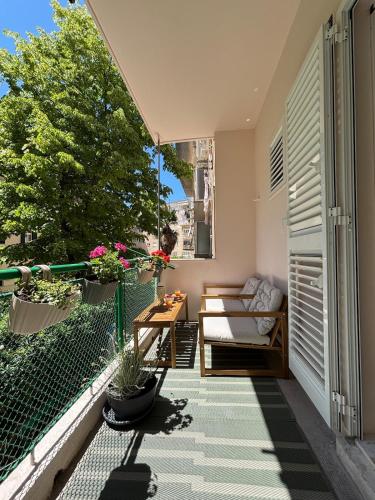 Mediterranean terrace-Newly renovated in center