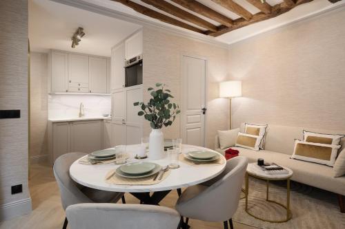 Luxury Apartment in the Heart of Paris (9eme)