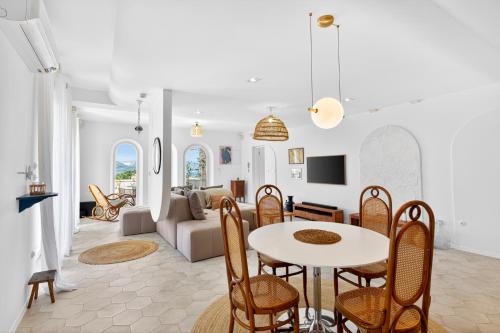 Paradeisos Suite