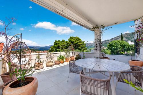 Paradeisos Suite