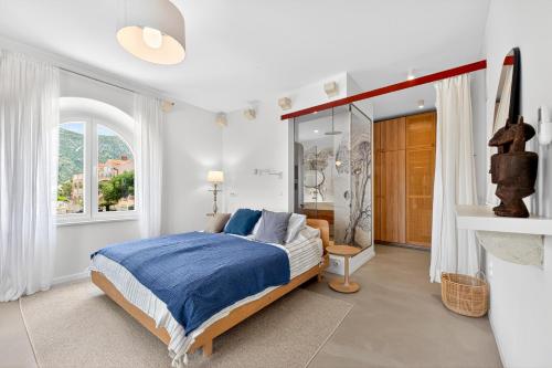 Paradeisos Suite