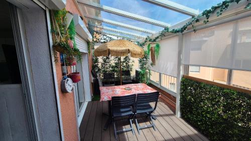 JOLI ET SPACIEUX STUDIO AVEC GARAGE AU BORD DE MER