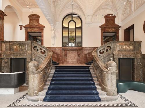 Rosewood Munich — Facade/entrance