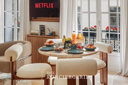 Luxury Apartment in Saint-Germain, Bon Marché, With AC