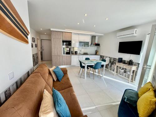 Hyper Centre, Beach 80m, Parking Available, Air Conditioning