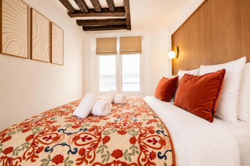 Chic Apartment in Paris Center - with AC