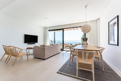Penthouse Middel Views
