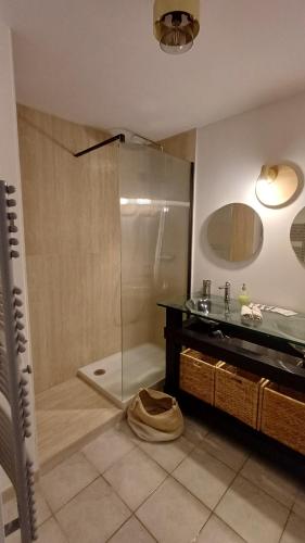 appartement T2 Aix en Provence parking gratuit terrasse calme commerces