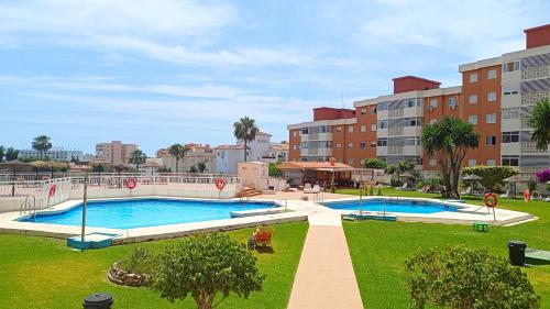 Cozy High-Rise Studio Sea Views & Garden Pool All the year round