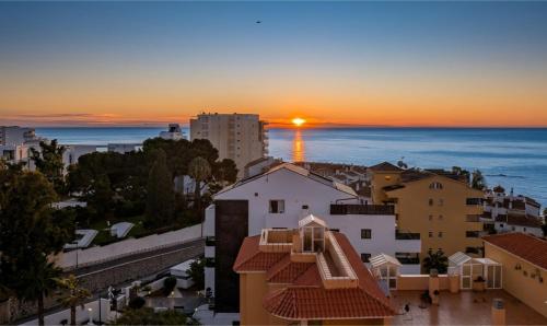 Estudio con vistas al mar junto a la playa