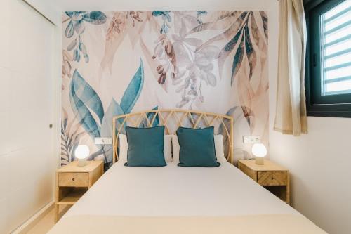 Iceberg Suites - Boutique Apartment with AC and Pool