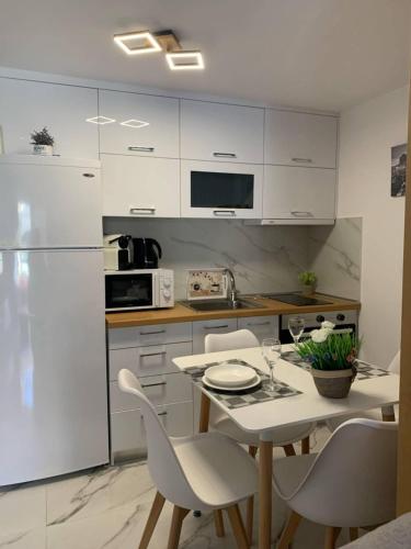 MIMINLLARI APARTMENt 1