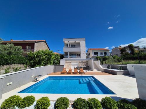 Beachfront Villa Costabella