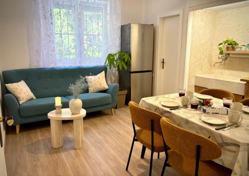 Mediterranean terrace-Newly renovated in center