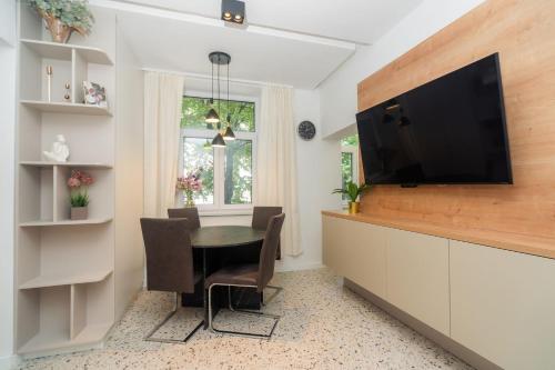 Secret Spot Hideout - 2 bedroom, free parking