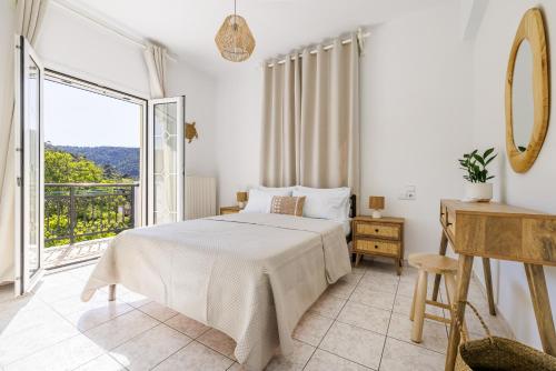 Casa Mia Skopelos - Spacious 3-Bedroom House near Stafylos Beach