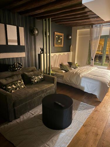 Appartement face a l'Opera Comique