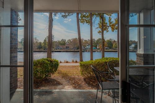 Ground Floor Condo 2 bed 2 bath Riverwalk at Arrowhead Country Club Unit 104 photo 5