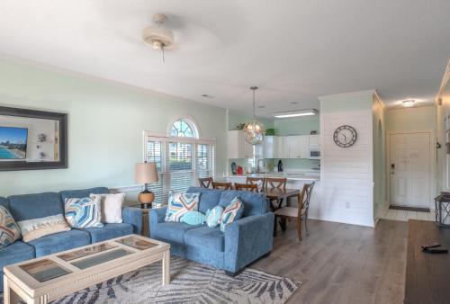 Ground Floor Condo 2 bed 2 bath Riverwalk at Arrowhead Country Club Unit 104 photo 3