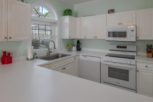 Ground Floor Condo 2 bed 2 bath Riverwalk at Arrowhead Country Club Unit 104 photo 11