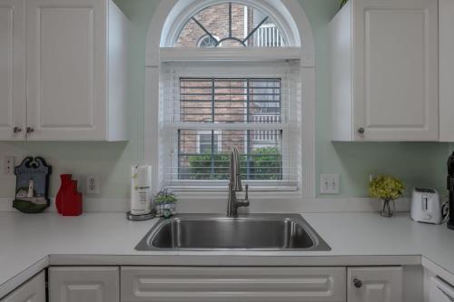 Ground Floor Condo 2 bed 2 bath Riverwalk at Arrowhead Country Club Unit 104 photo 12